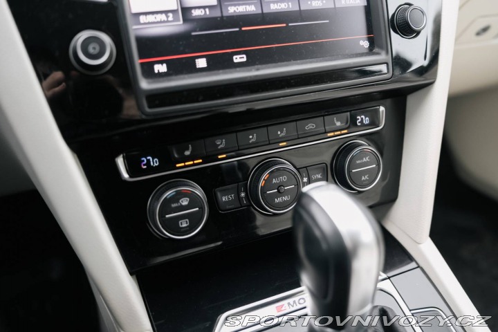 Volkswagen Ostatní modely Passat Variant Variant 2.0 BiTDI 4Motio 2015