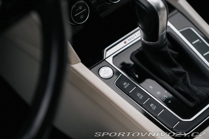 Volkswagen Ostatní modely Passat Variant Variant 2.0 BiTDI 4Motio 2015