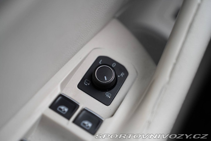 Volkswagen Ostatní modely Passat Variant Variant 2.0 BiTDI 4Motio 2015