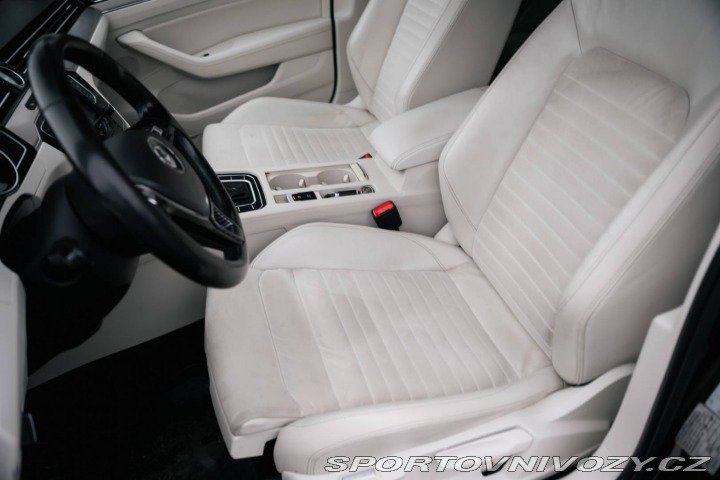 Volkswagen Ostatní modely Passat Variant Variant 2.0 BiTDI 4Motio 2015