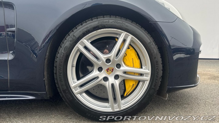 Porsche Panamera Turbo S 2021