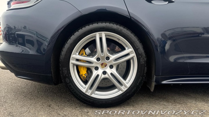 Porsche Panamera Turbo S 2021