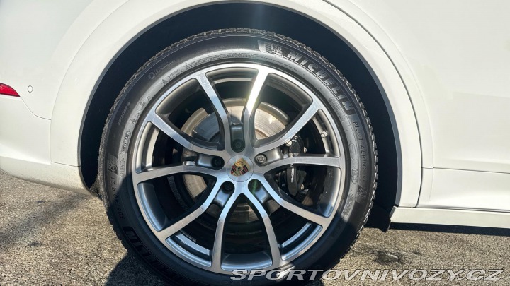 Porsche Cayenne Turbo E-Hybrid 2023