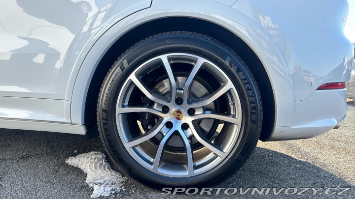 Porsche Cayenne Turbo E-Hybrid 2023