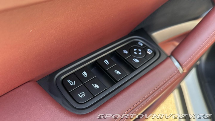 Porsche Cayenne Turbo E-Hybrid 2023