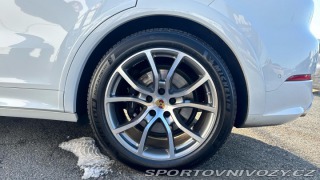 Porsche Cayenne Turbo E-Hybrid 2023