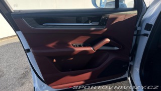 Porsche Cayenne Turbo E-Hybrid 2023