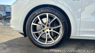 Porsche Cayenne Turbo E-Hybrid 2023