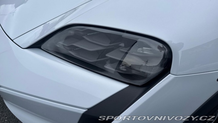 Porsche Taycan Turbo Cross Turismo 2025