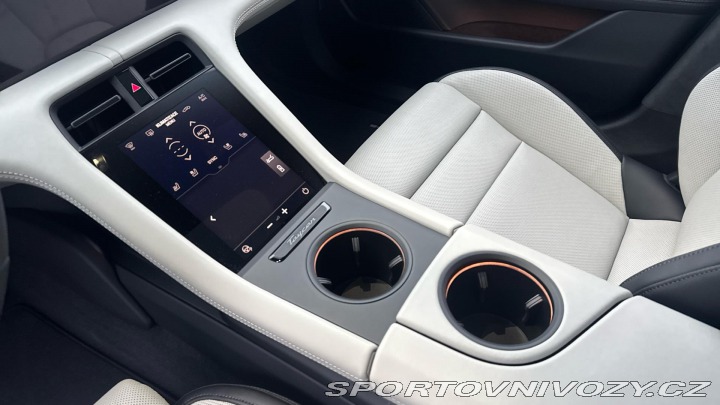 Porsche Taycan Turbo Cross Turismo 2025