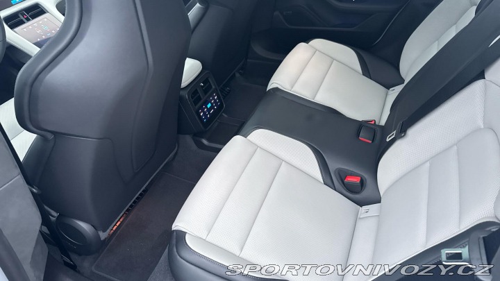 Porsche Taycan Turbo Cross Turismo 2025