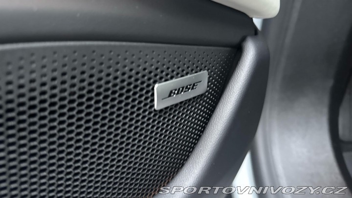 Porsche Taycan Turbo Cross Turismo 2025