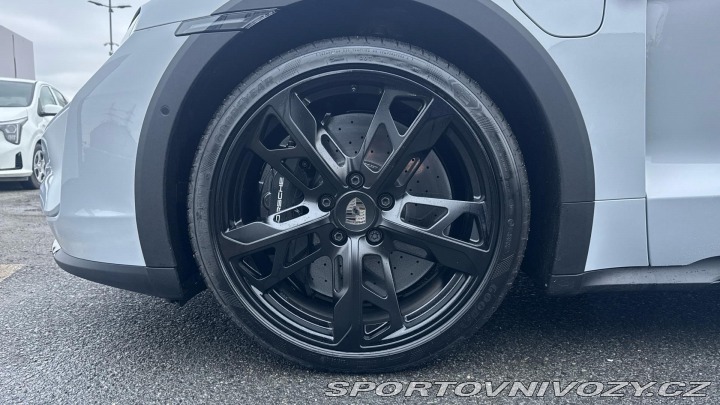 Porsche Taycan Turbo Cross Turismo 2025