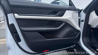 Porsche Taycan Turbo Cross Turismo 2025