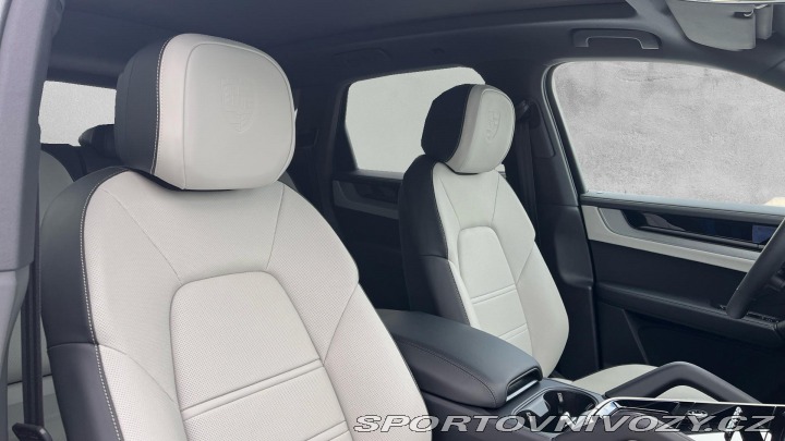 Porsche Cayenne E-Hybrid 2025