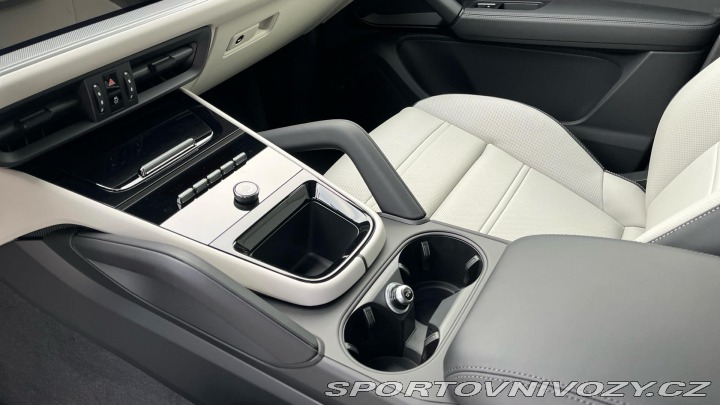 Porsche Cayenne E-Hybrid 2025