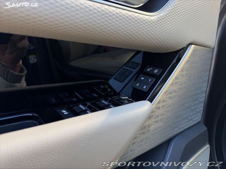 Ostatní značky Ostatní modely Land Rover Range Rover Velar 3,0   D300, TDi, 221kW, 4 2019