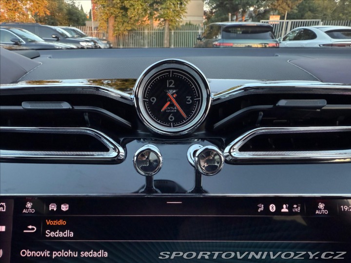 Bentley Bentayga Extended Wheelbase Azure 2024