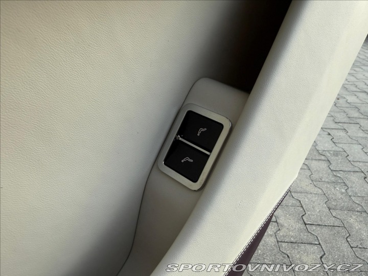 Bentley Bentayga Extended Wheelbase Azure 2024