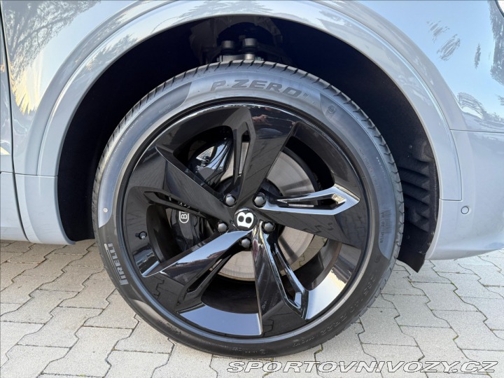 Bentley Bentayga Extended Wheelbase Azure 2024