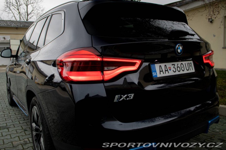 BMW iX3 AT Panoráma 210kW Harman 2021
