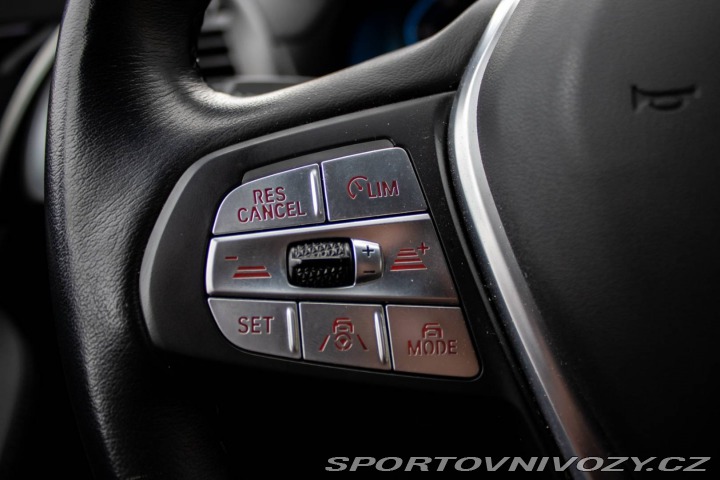 BMW iX3 AT Panoráma 210kW Harman 2021