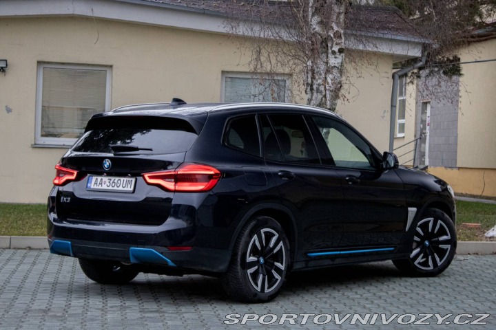 BMW iX3 AT Panoráma 210kW Harman 2021