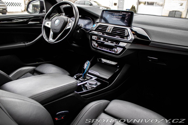 BMW iX3 AT Panoráma 210kW Harman 2021