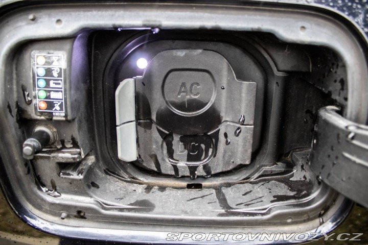 BMW iX3 AT Panoráma 210kW Harman 2021