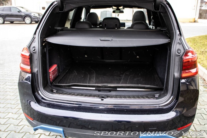 BMW iX3 AT Panoráma 210kW Harman 2021