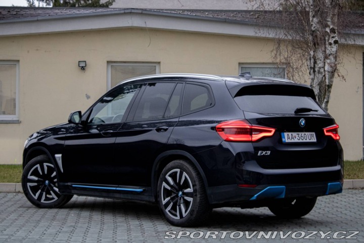 BMW iX3 AT Panoráma 210kW Harman 2021