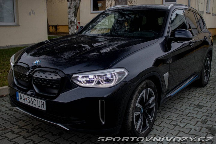 BMW iX3 AT Panoráma 210kW Harman 2021