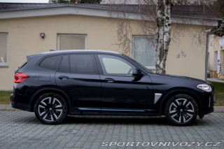 BMW iX3 AT Panoráma 210kW Harman 2021