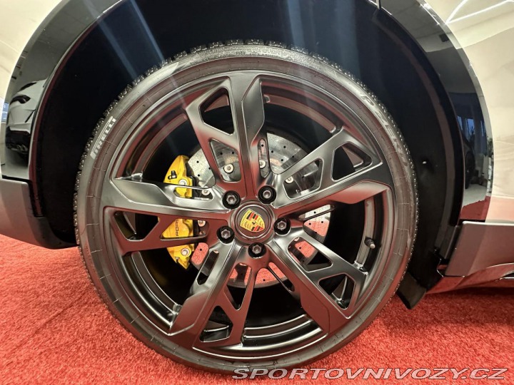 Porsche Taycan Cross TurismoTurbo S*Záru 2022