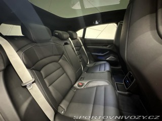 Porsche Taycan Cross TurismoTurbo S*Záru 2022