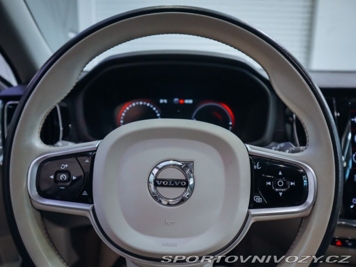 Volvo V60 T8 Inscription AWD 2019