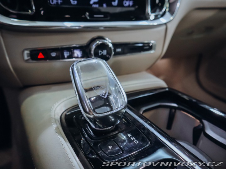 Volvo V60 T8 Inscription AWD 2019