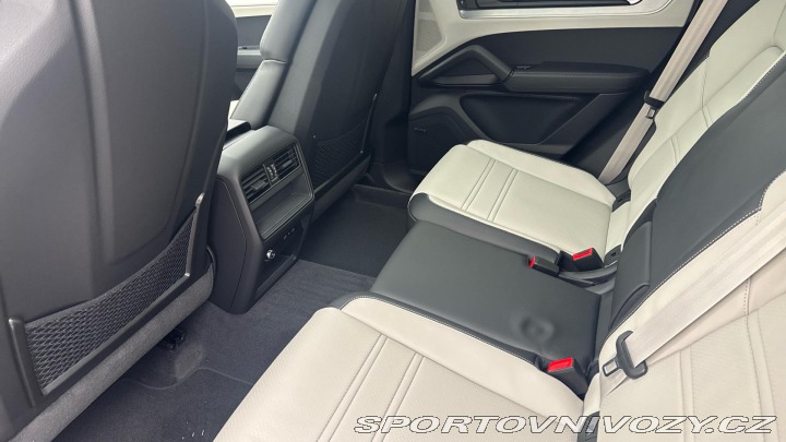 Porsche Cayenne E-Hybrid 2026