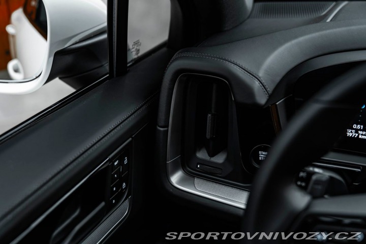 Porsche Cayenne BOSE, PANO, CHRONO 2025