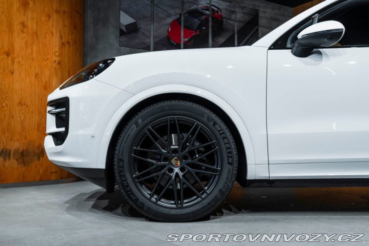 Porsche Cayenne BOSE, PANO, CHRONO 2025