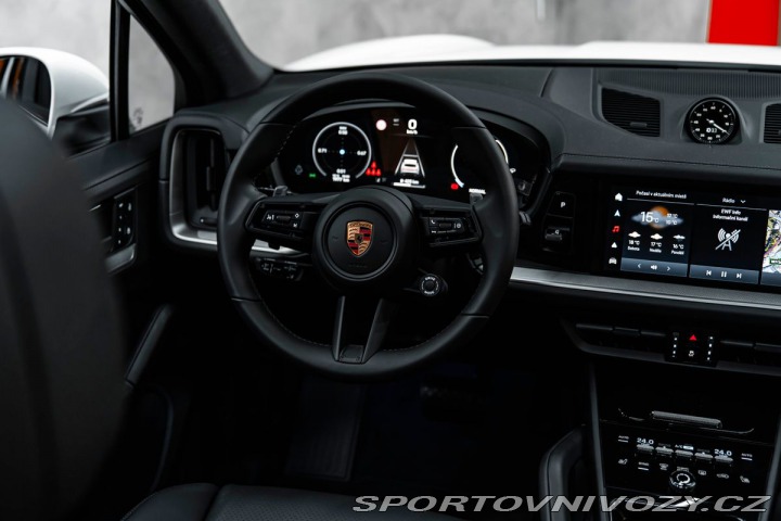 Porsche Cayenne BOSE, PANO, CHRONO 2025