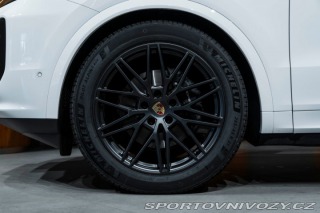 Porsche Cayenne BOSE, PANO, CHRONO 2025