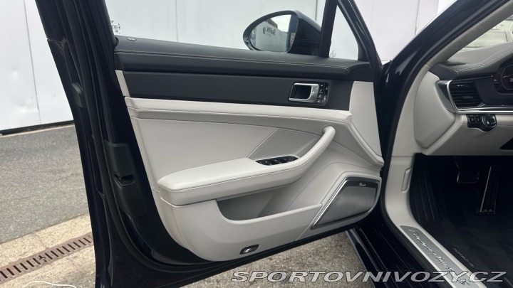 Porsche Panamera Turbo S 2021