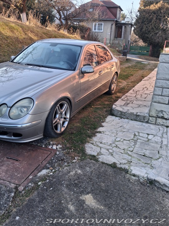 Mercedes-Benz E W211 2004