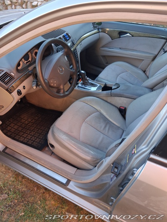 Mercedes-Benz E W211 2004