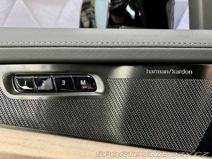 Volvo Ostatní modely XC90 T8 AWD PLUS DARK, TAŽNÉ, 2026