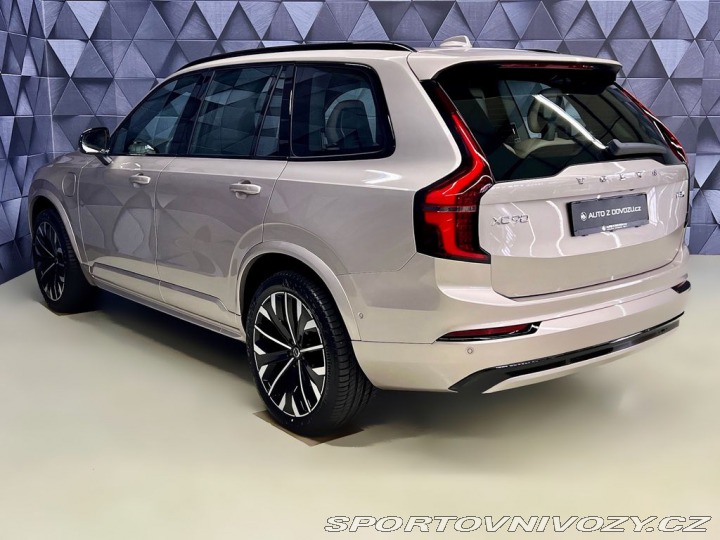 Volvo Ostatní modely XC90 T8 AWD PLUS DARK, TAŽNÉ, 2026