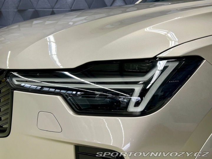 Volvo Ostatní modely XC90 T8 AWD PLUS DARK, TAŽNÉ, 2026