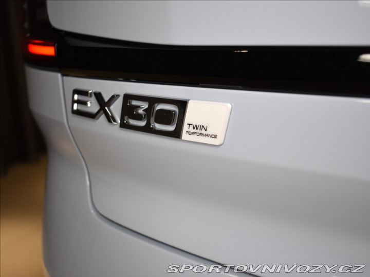 Volvo EX30 Ultra 1800