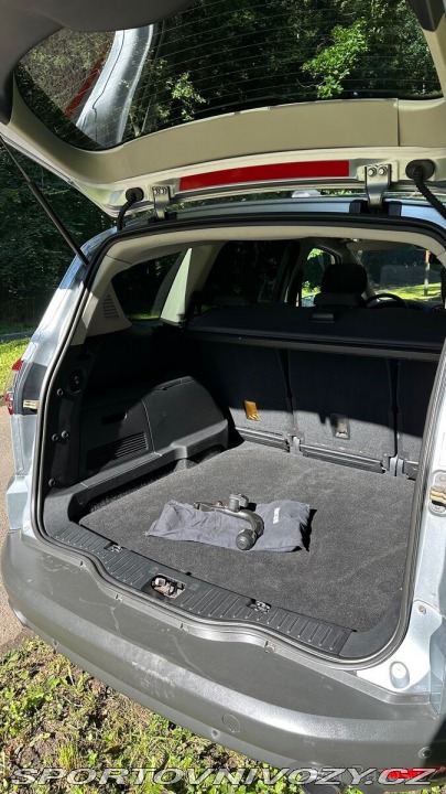 Ford Ostatní modely S-MAX 2,2   tdci 147kw 1800